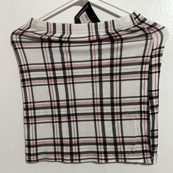 PrettyLittleThing Mono Check Print Mini Skirt - Picture 2 of 3